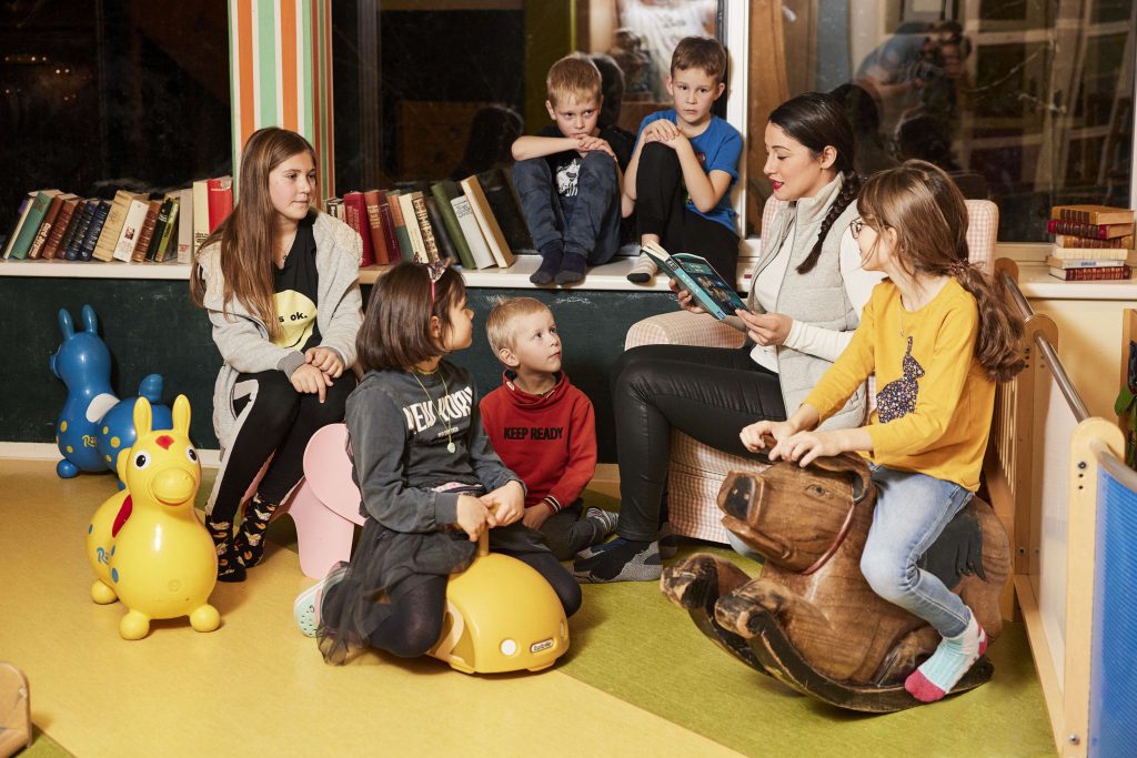 Vorlesetag 2022: Vorlesen für den Frieden mit internationaler Beteiligung