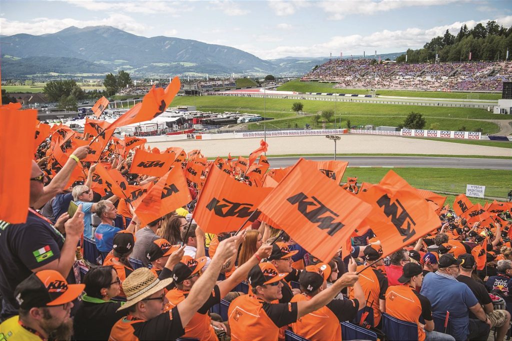 KTM Motohall Fanbus fährt von Mattighofen nach Spielberg