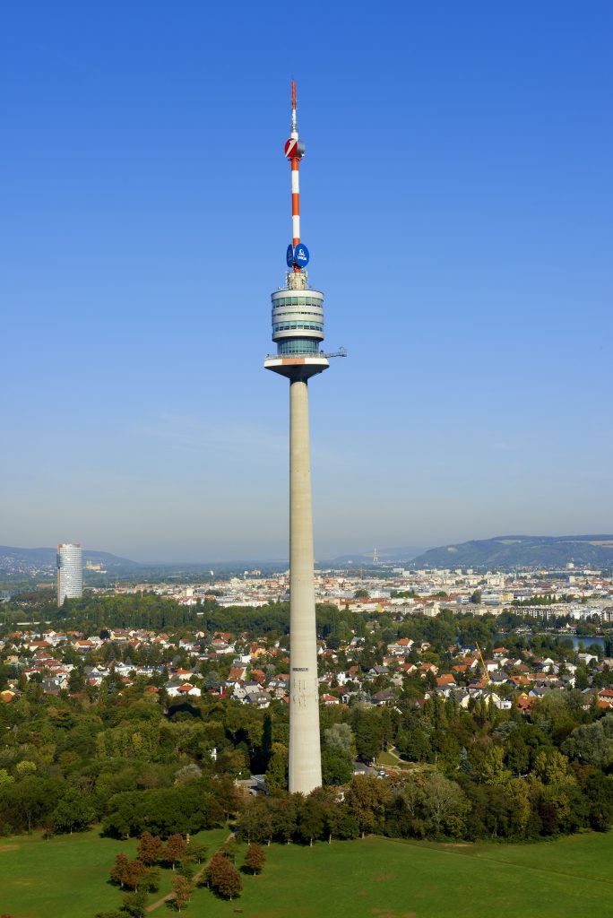 Frisch renovierter Donauturm in Wien eröffnet zu Ostern