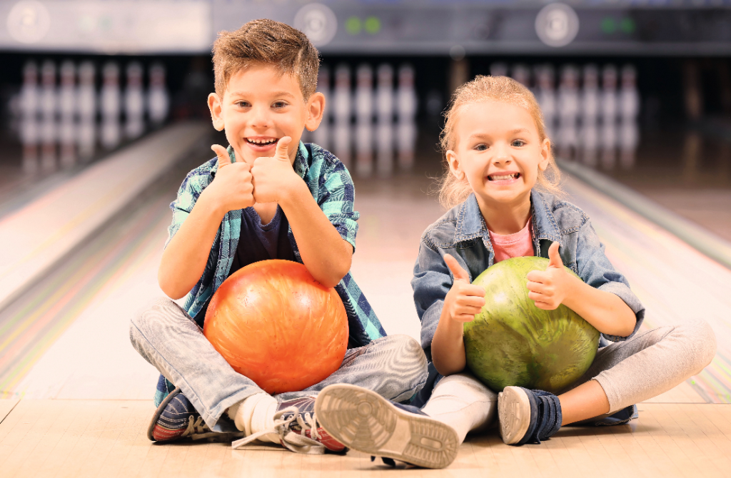 Kindergeburtstage im Kugeltanz – Bowling im grünen Prater