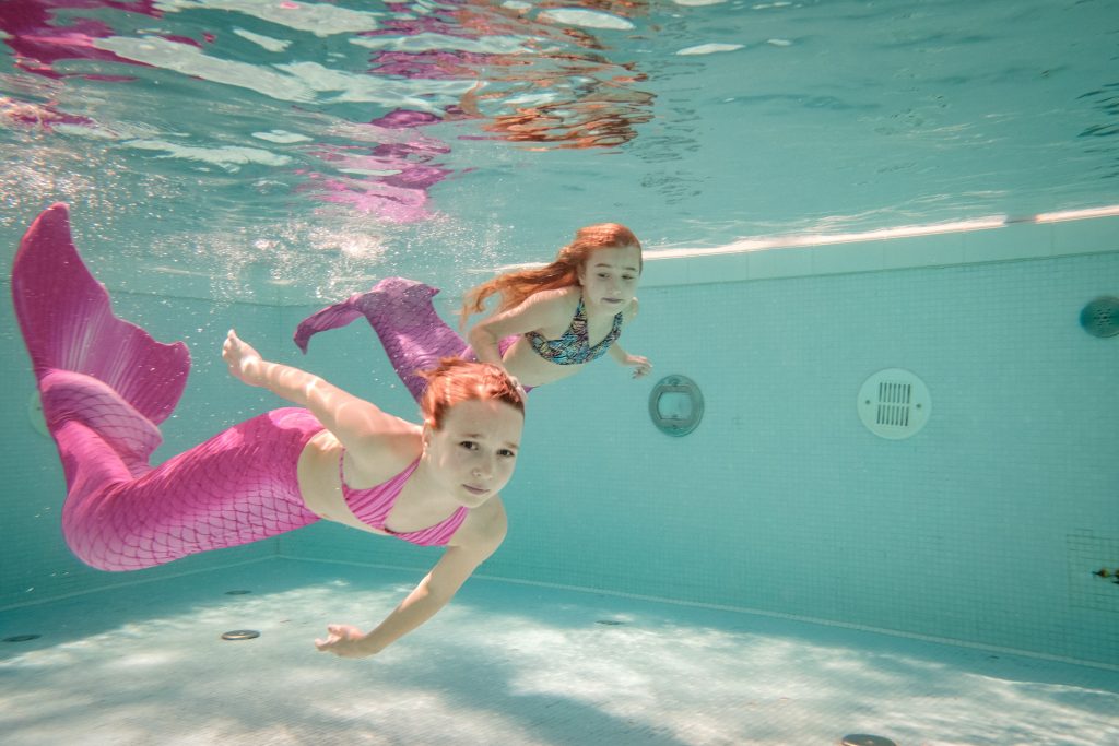 Meerjungfrauen-Schwimmen für Kinder: Schwimmen wie eine Nixe