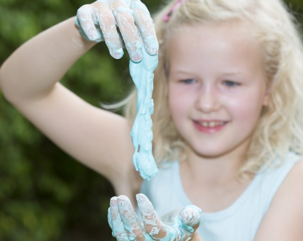 Fest oder flüssig: ein glibbriges Experiment