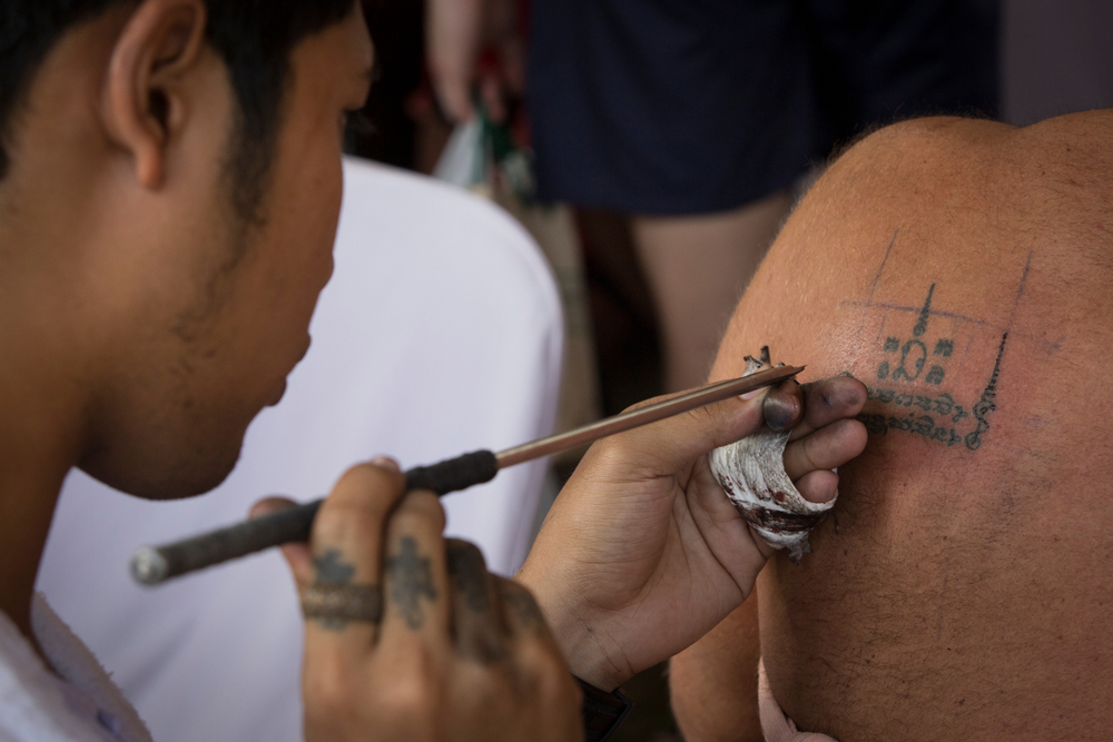 Stick and Poke: Die Gefahren selbstgestochener Tattoos