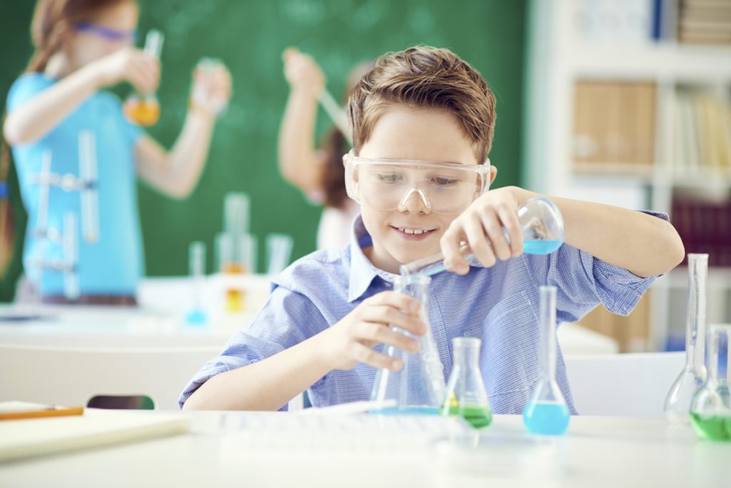 Hilfswerk am #Giving Tuesday: Bildung für Kinder schenken!