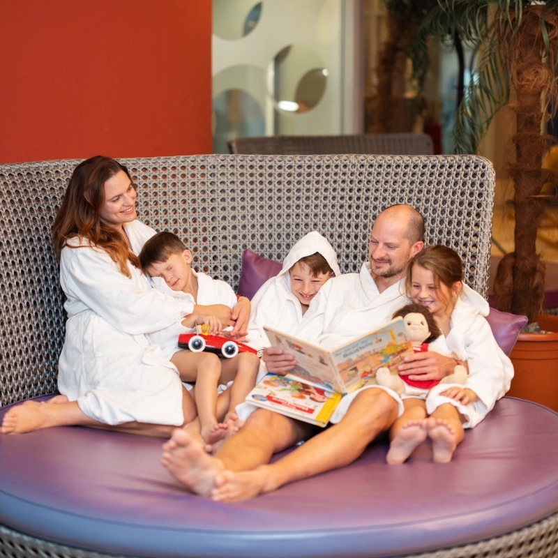 Familienzeit, die bleibt: Dein Aufenthalt im 4-Sterne-Superior Thermenresort Laa