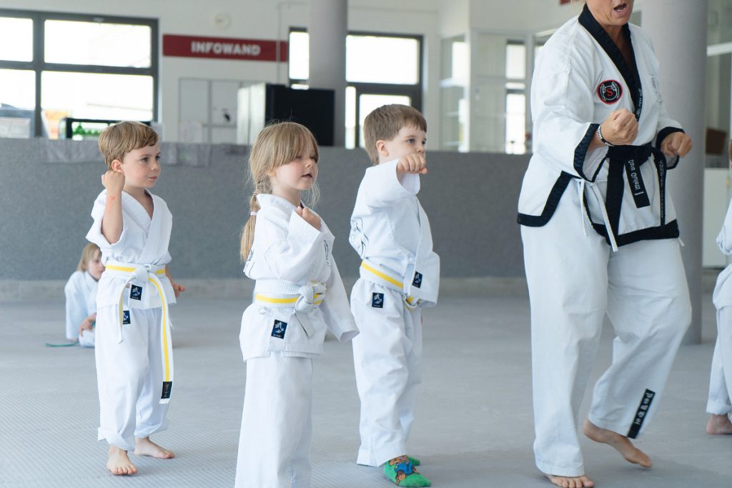 YOUNG-UNG Taekwondo: Gratis Online-Training für familiii-LeserInnen