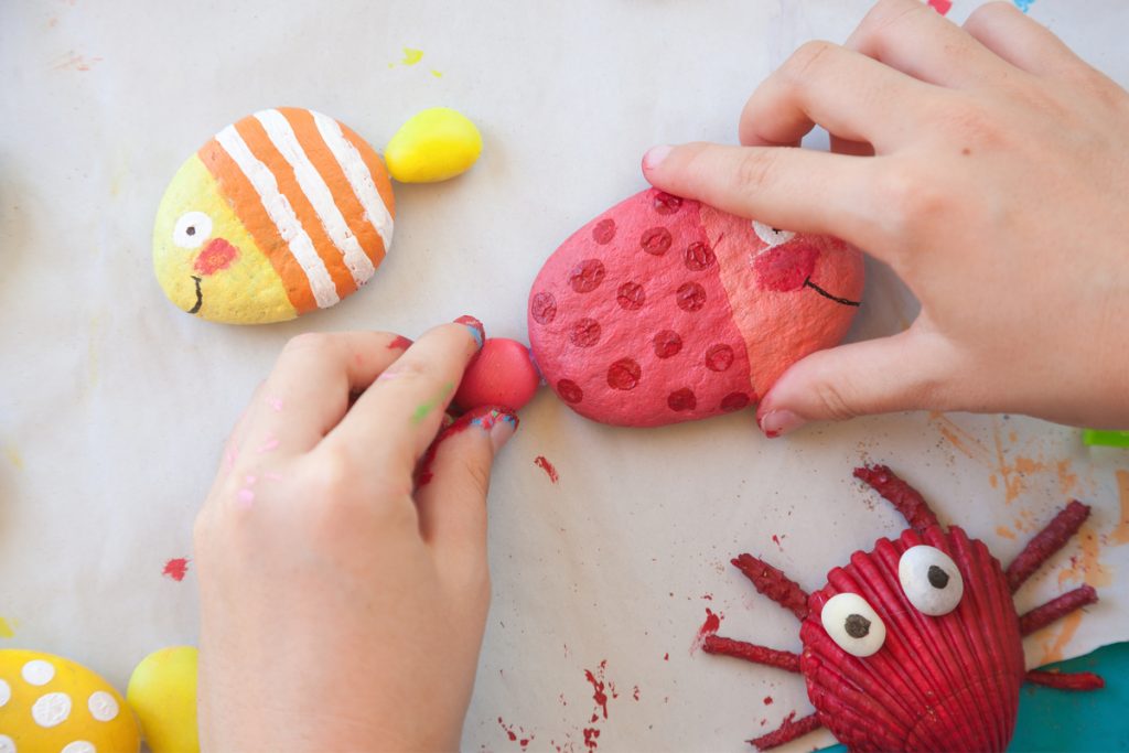 DIY: Sommerliche Deko für drinnen und draußen