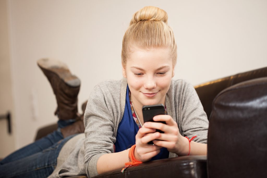 Fake News: Kinder müssen Verschwörungstheorien erkennen