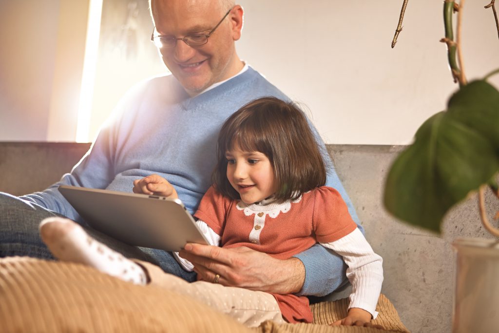 Messenger-Apps: Grenzen und Möglichkeiten elterlicher Kontrolle