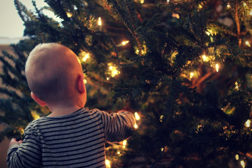 Sechs Tipps für das erste Weihnachten mit Baby