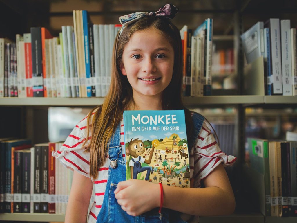 Über Geld spricht man nicht? Doch! – Wimmelbuch informiert Kinder